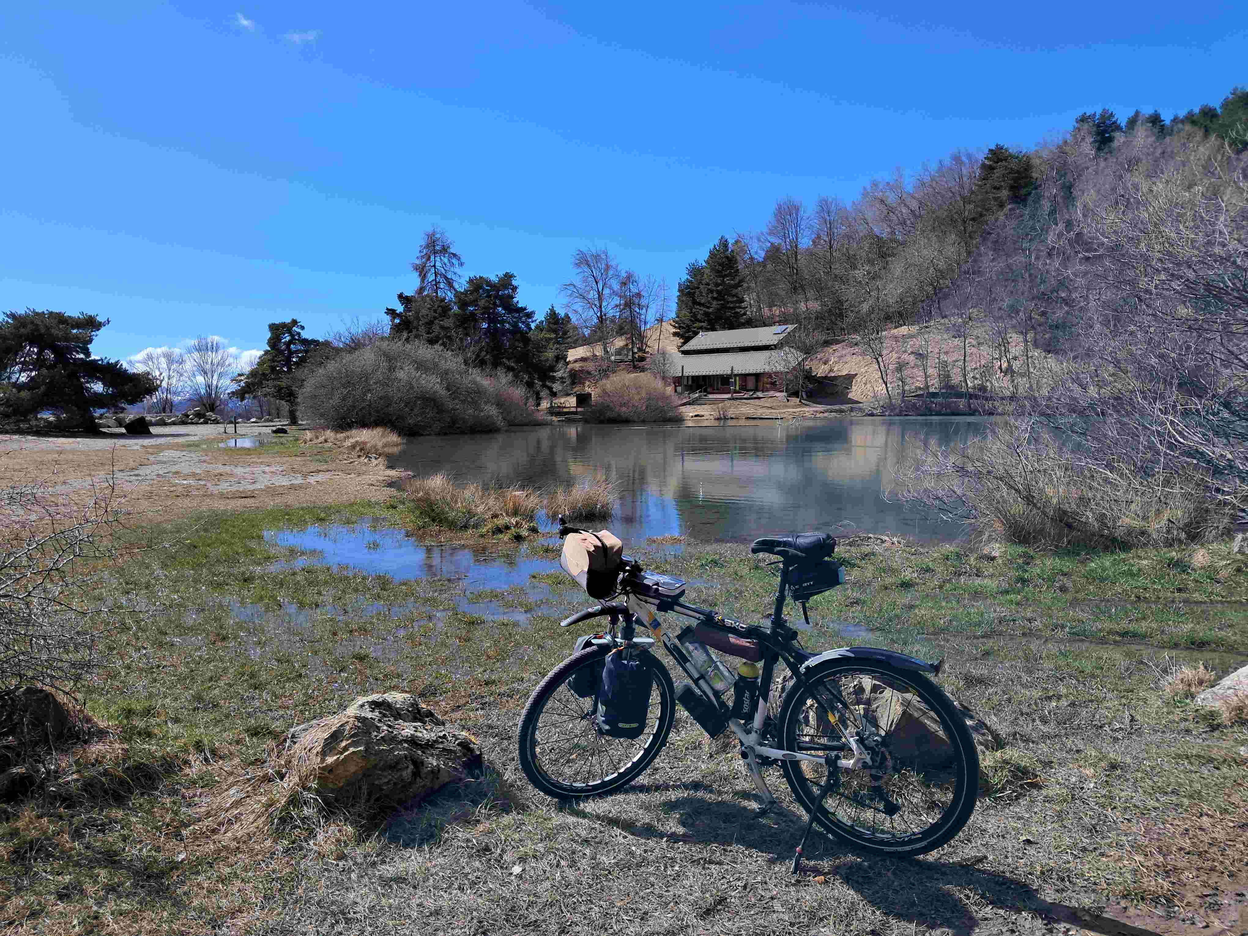 Lac de Saint Apollinaire en début de saison