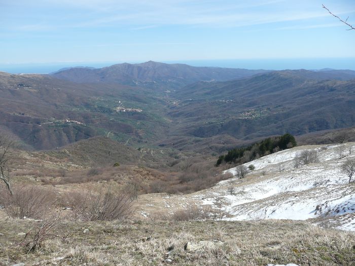 une vue incroyable avec en toile de fond la mer et sur la gauche la côte ouest de la botte Italienne !