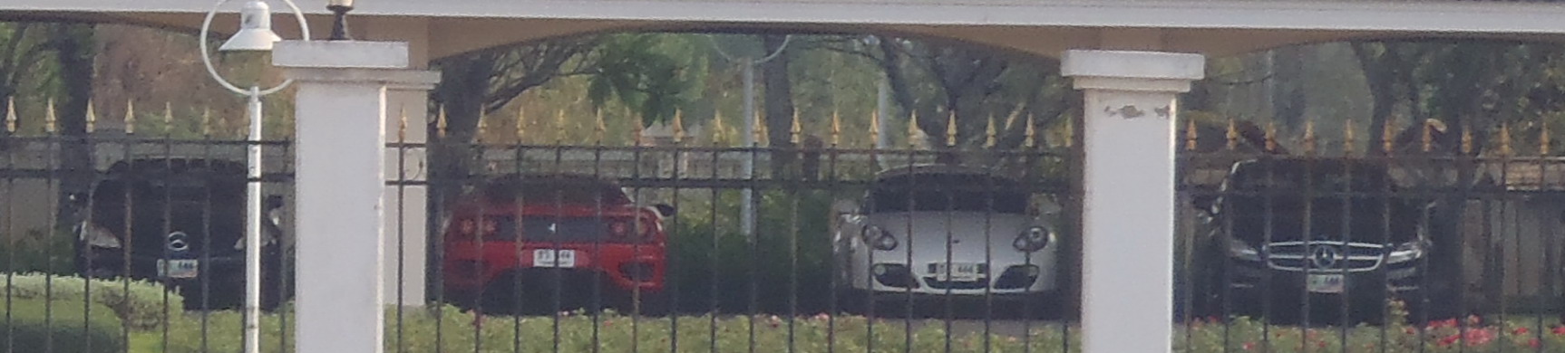 P3270312_bis_udon_thani_ferrari.jpg