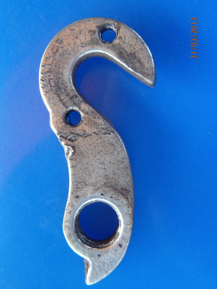 P3310316_patte_derailleur.jpg