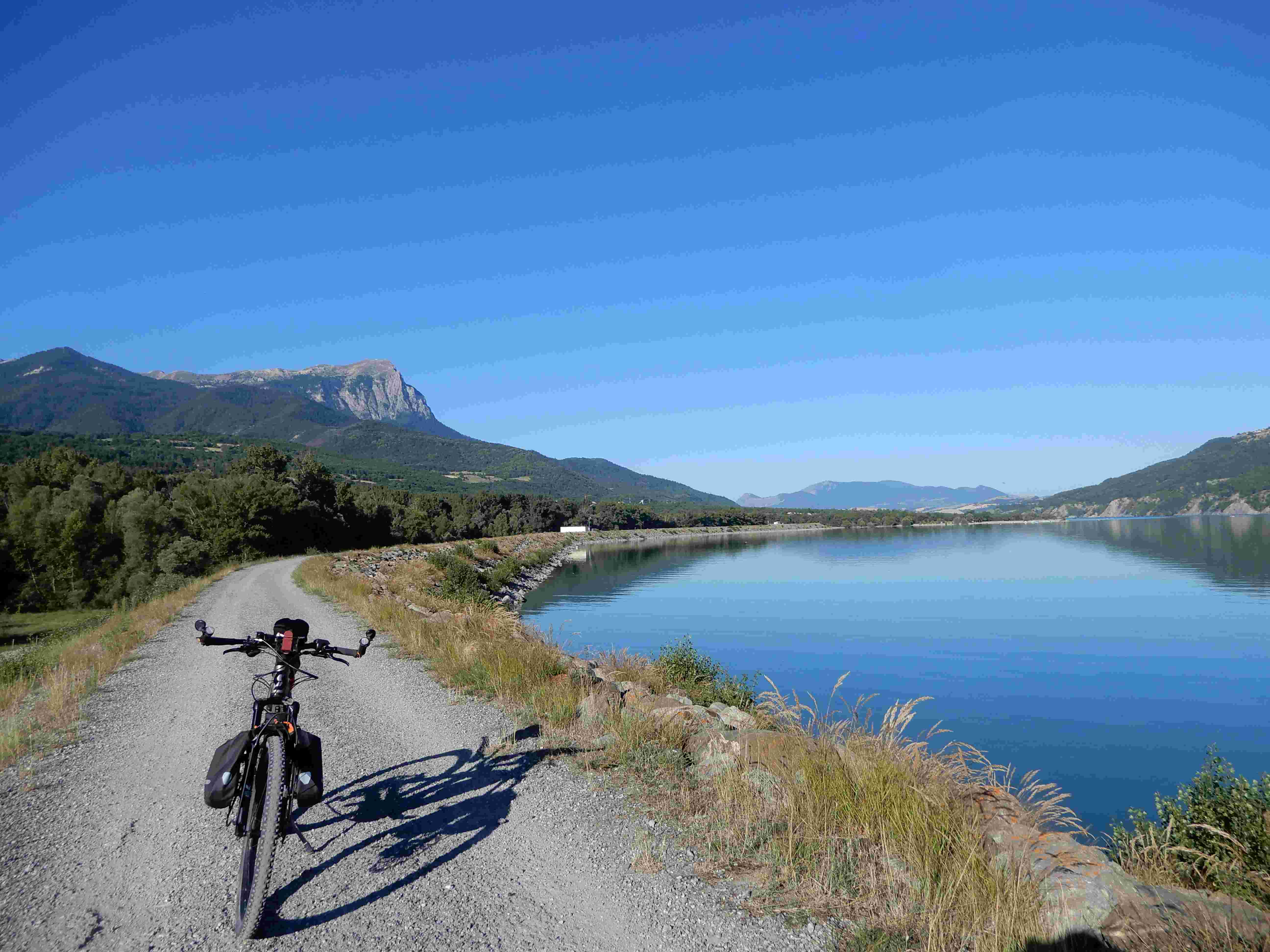 Rives du Lac de Serre-Ponçon et Pic de Morgon
