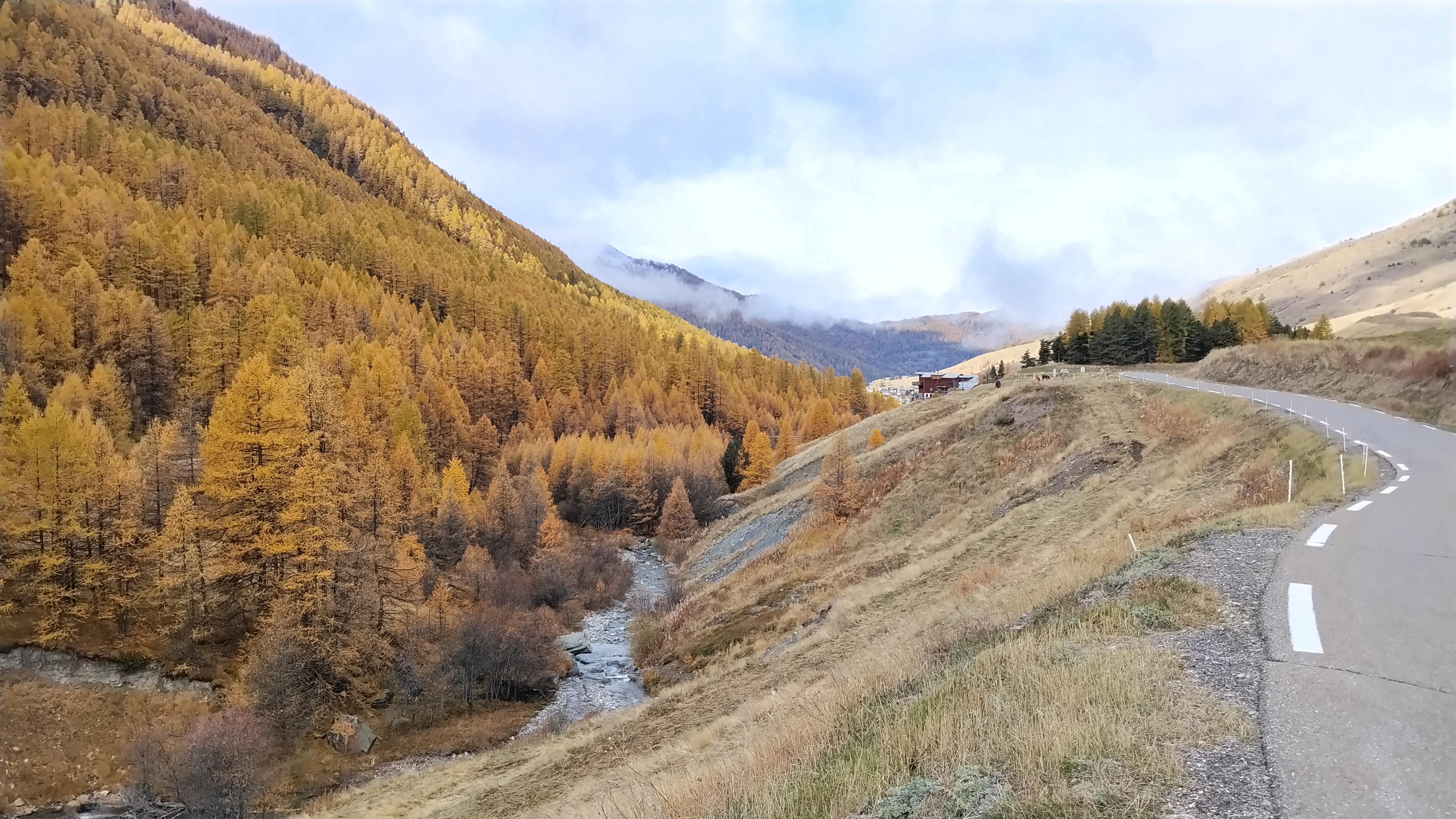 Route du Col Agnel, fermée pour l'hiver.