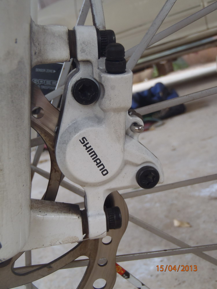 P4150354_freins_shimano.jpg