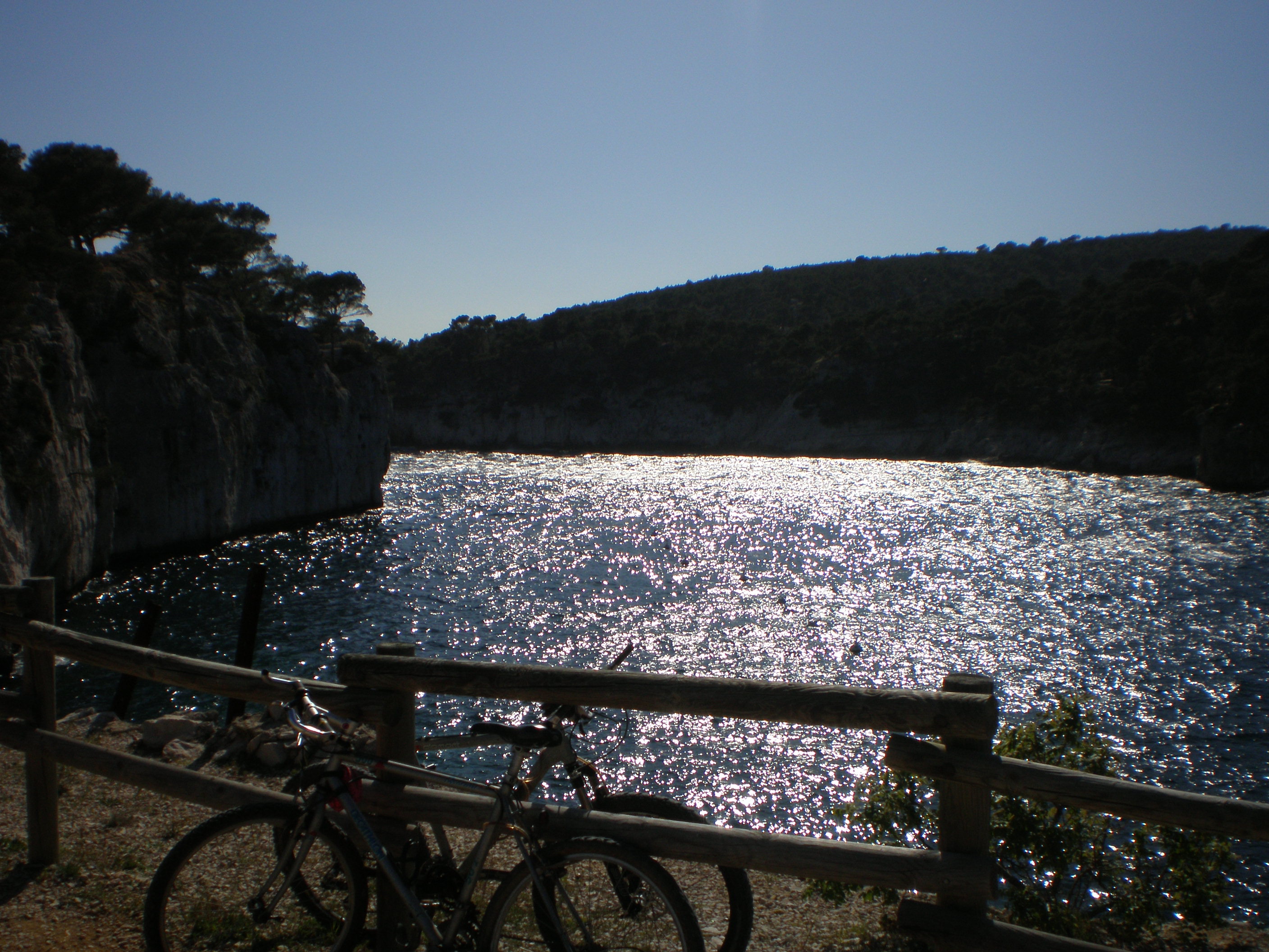 les Callanques (plein soleil on croirait la nuit et ben non)