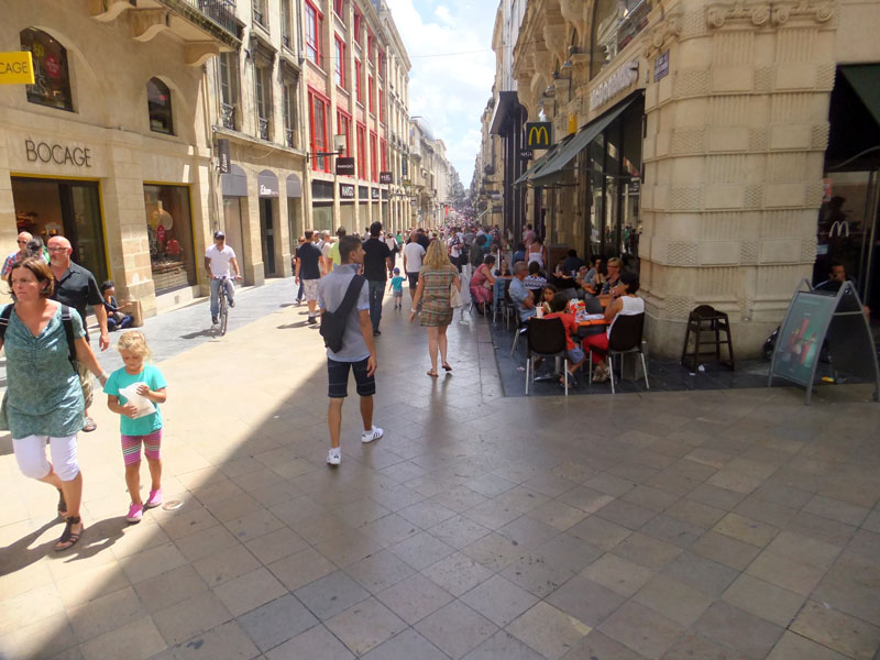 Rue Sainte Catherine, haut lieu pour faire exploser sa CB