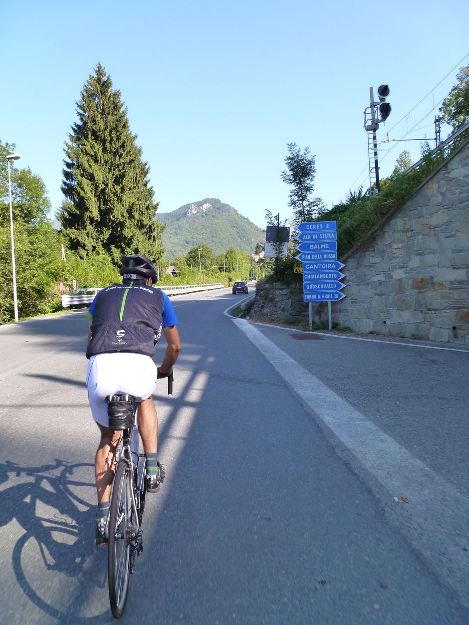 c'est parti pour un peu plus de 35 kms de montée en passant par Lanzo, Ceres et Balme..