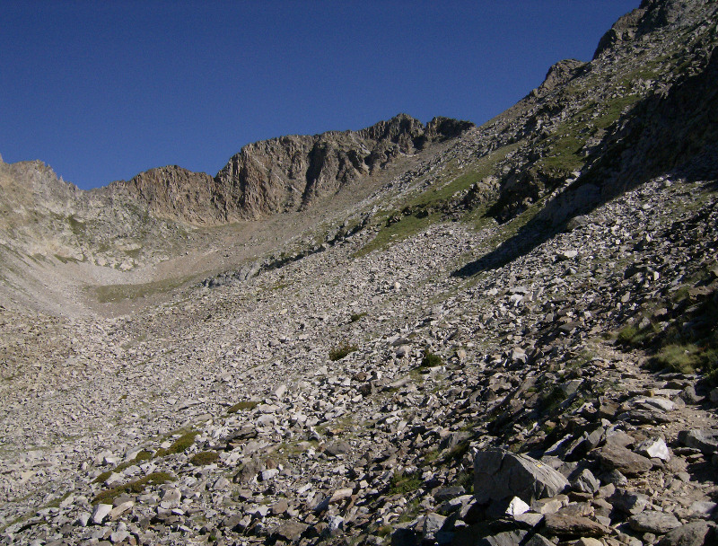 Voie Sud, au dessus du refuge Arago.