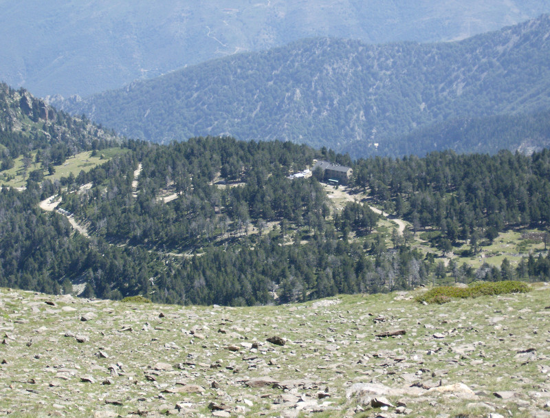 Vue sur le refuge des Cortalets