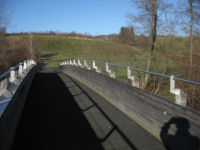 Piste cyclable, pont sur la Sorne