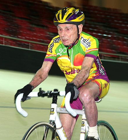 Robert Marchand record de l'heure (26,925kms)