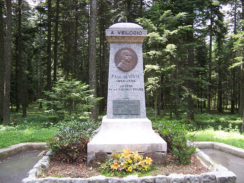 Stèle de Paul de vivie (alias vélocio) Col de la République