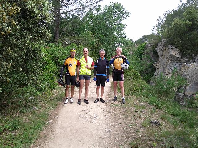 Parcours des marcheurs jusqu'au pont