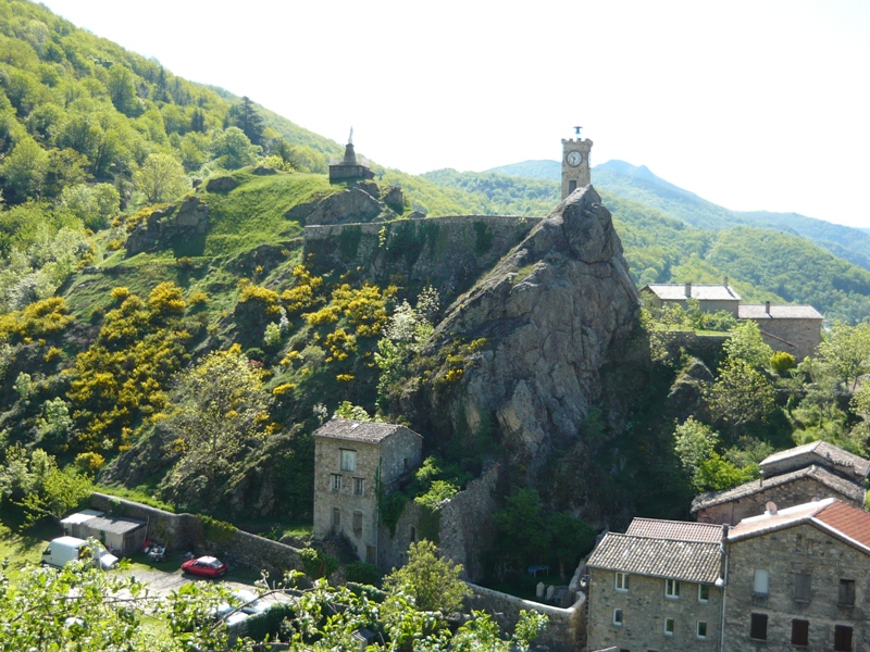 Burzet, pied du col de la Barricaude