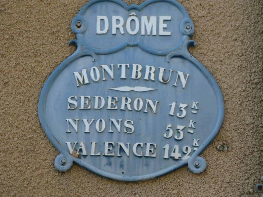 Plaque de cocher, à Montbrun les bains