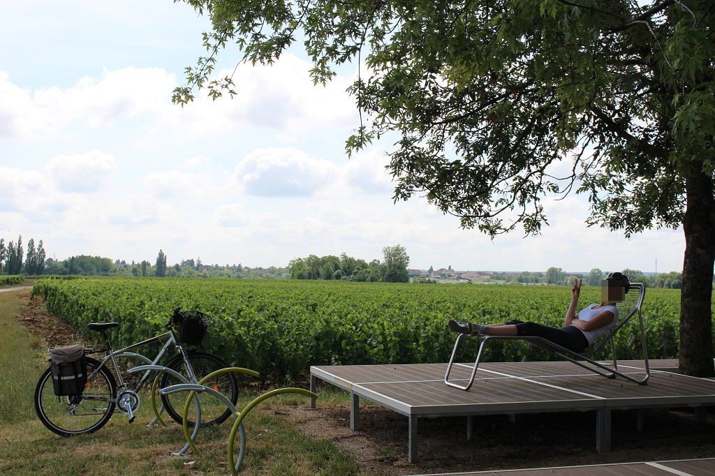 Squat aménagé pour cyclo-feignasse sur la Voie des Vignes