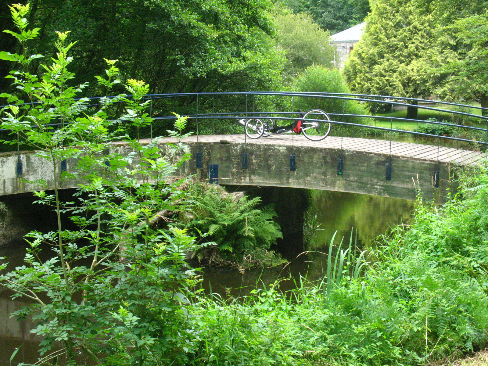 le ruisseau de Pont Calleck rencontre le Scorff
