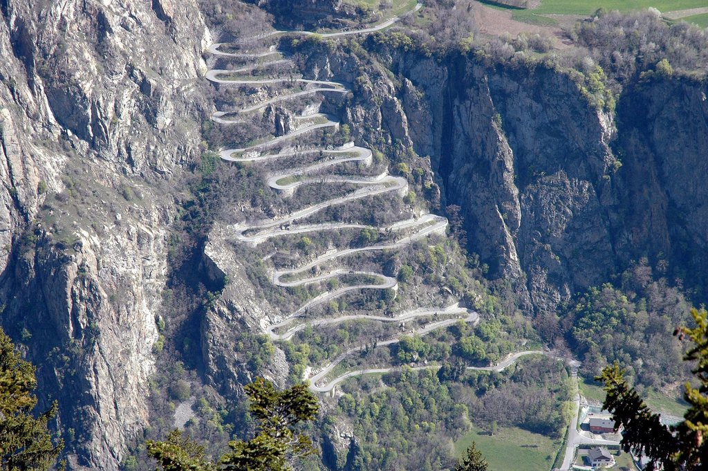 Photo de Bigdams : les lacets du début du Col de Chaussy.....ça promet
