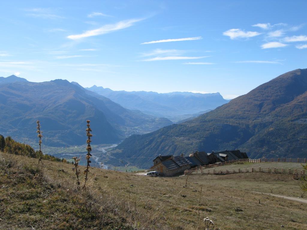 Hameau de Moussières, vallée de la Durance et confluent du Guil,  au fond Massif du Morgon - Parpaillon
