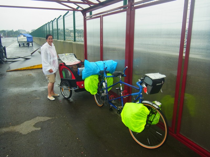 Attente avant l'embarquement à Saint-Malo - Vendredi 12/06