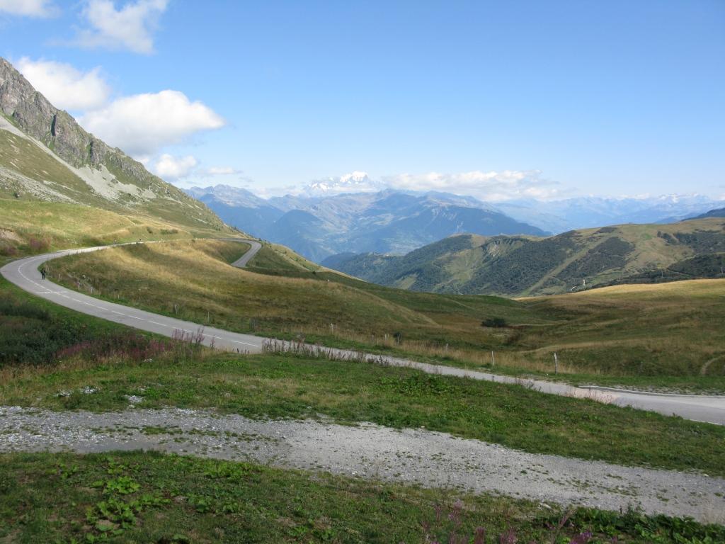 Descente face au Mont-Blanc