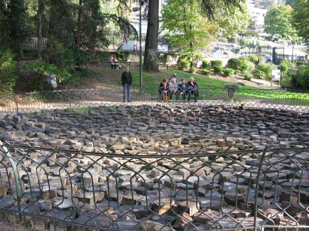 Fontaine intermittente, capricieuse