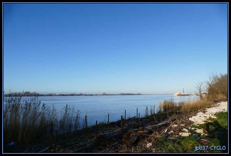 Zone portuaire du Bec d'Ambés