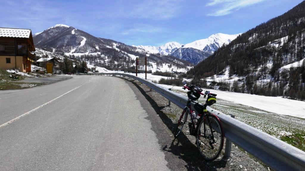 Molines, jonction avec la route du Col Agnel