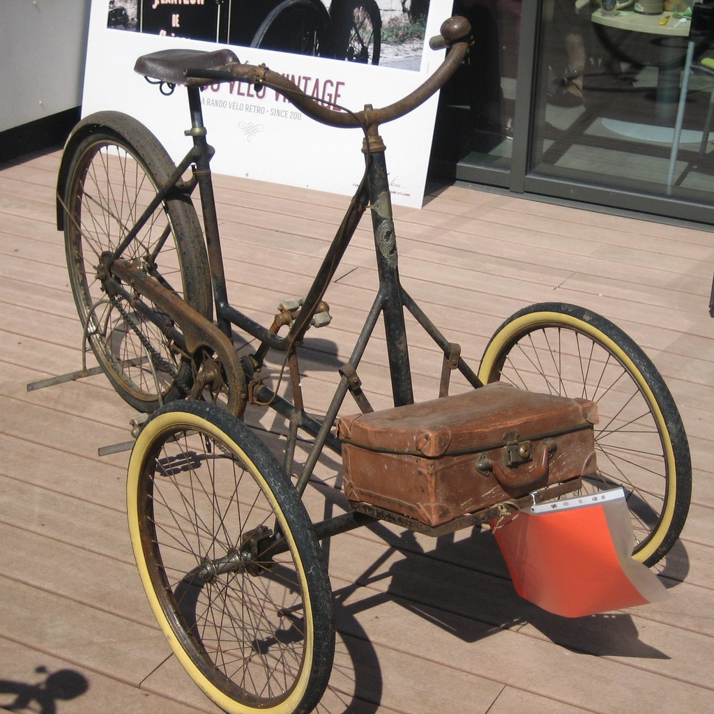 Tricycle .JPG