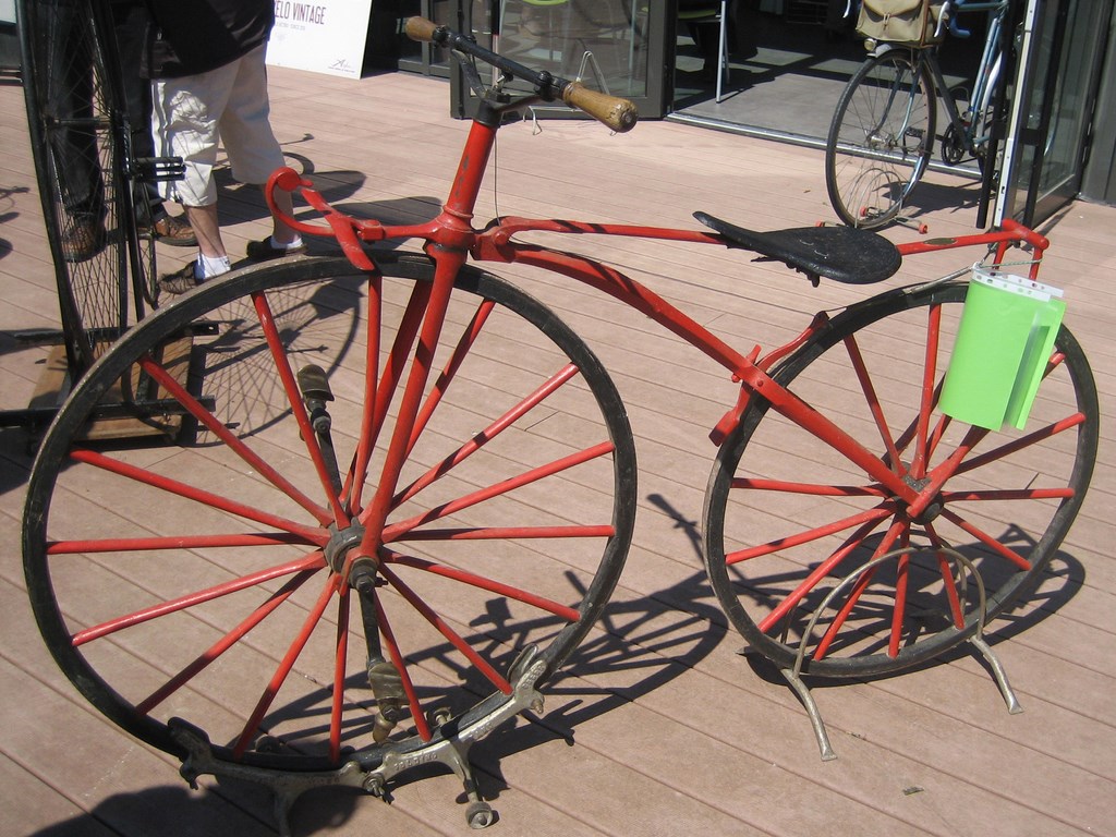 Vélocipède type Michaud 1865 .JPG