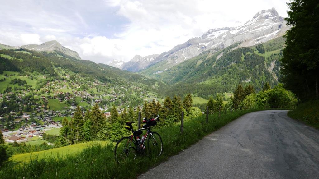 Les Diablerets. Au fond : Col du Pillon