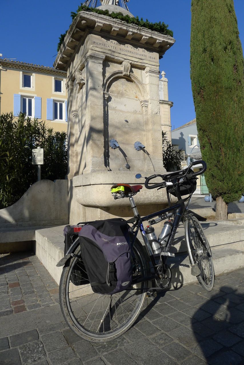 fontaine pierrelatte.jpg