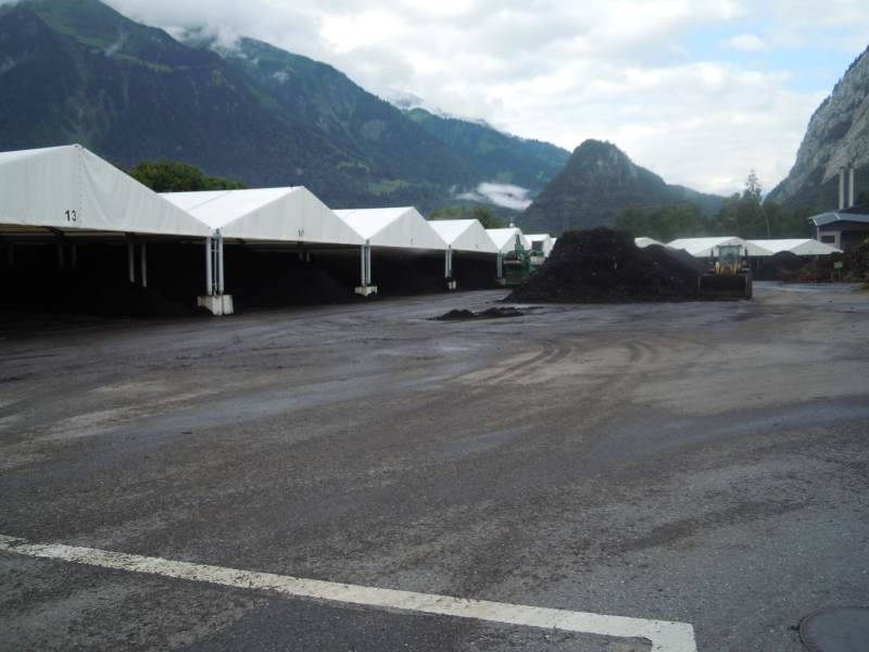Des montagnes de compost