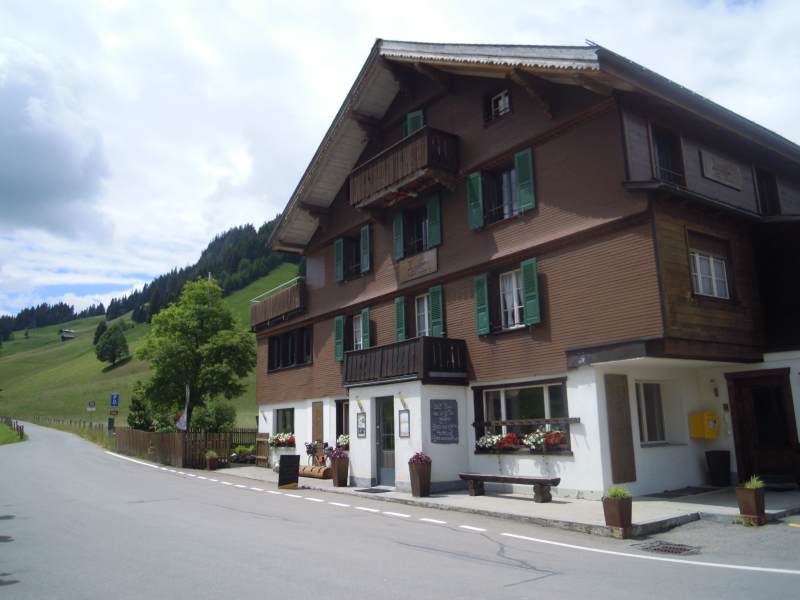 Le petit hotel-restau