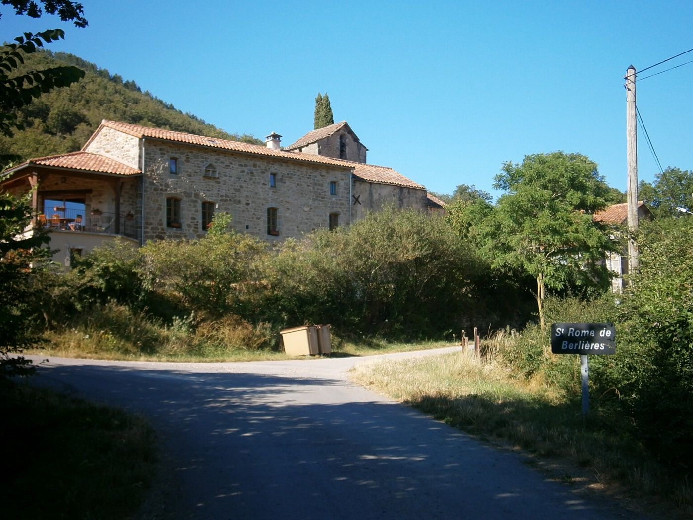 La petite église romane de St Rome de Bérlières