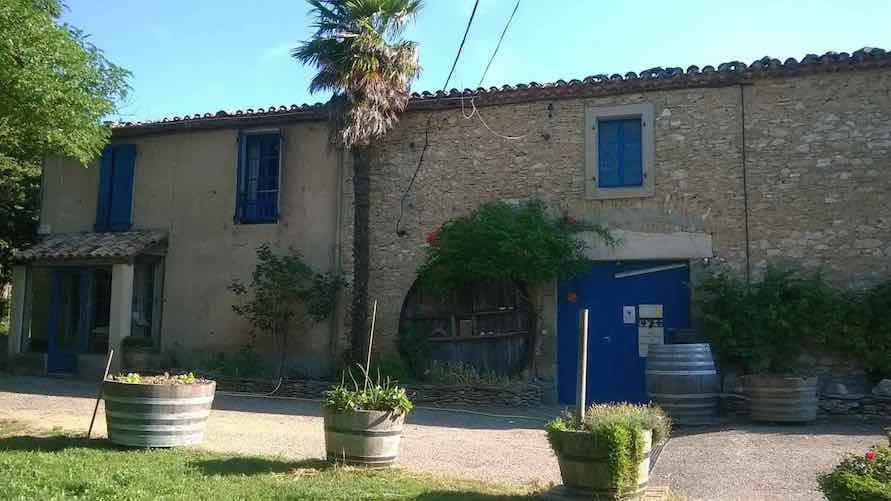 Cabrol la cour.jpg