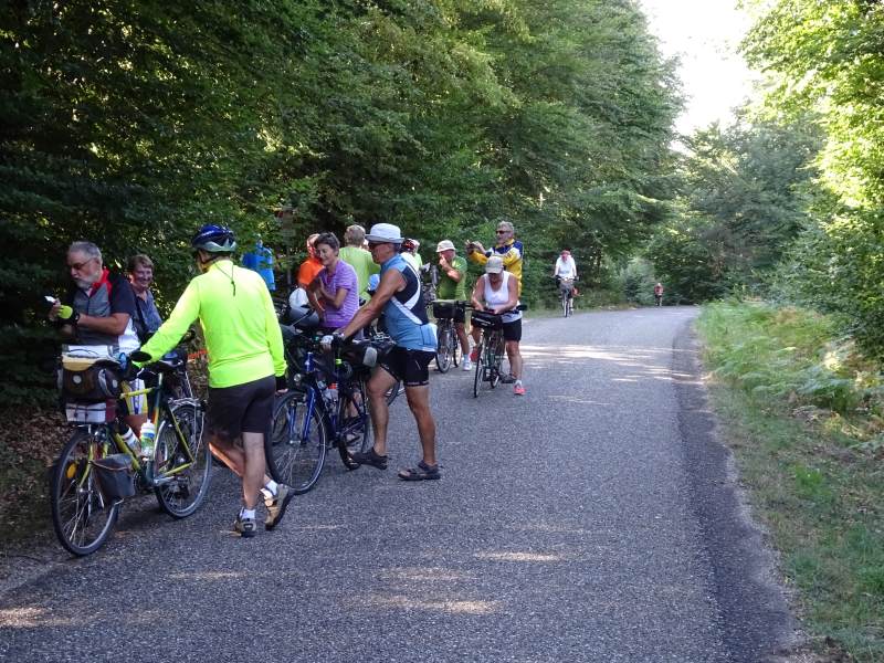 En haut des côtes, on attend tout le monde (bis)