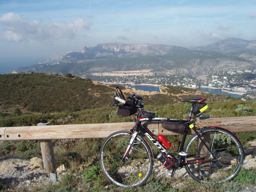 En bas : Cassis