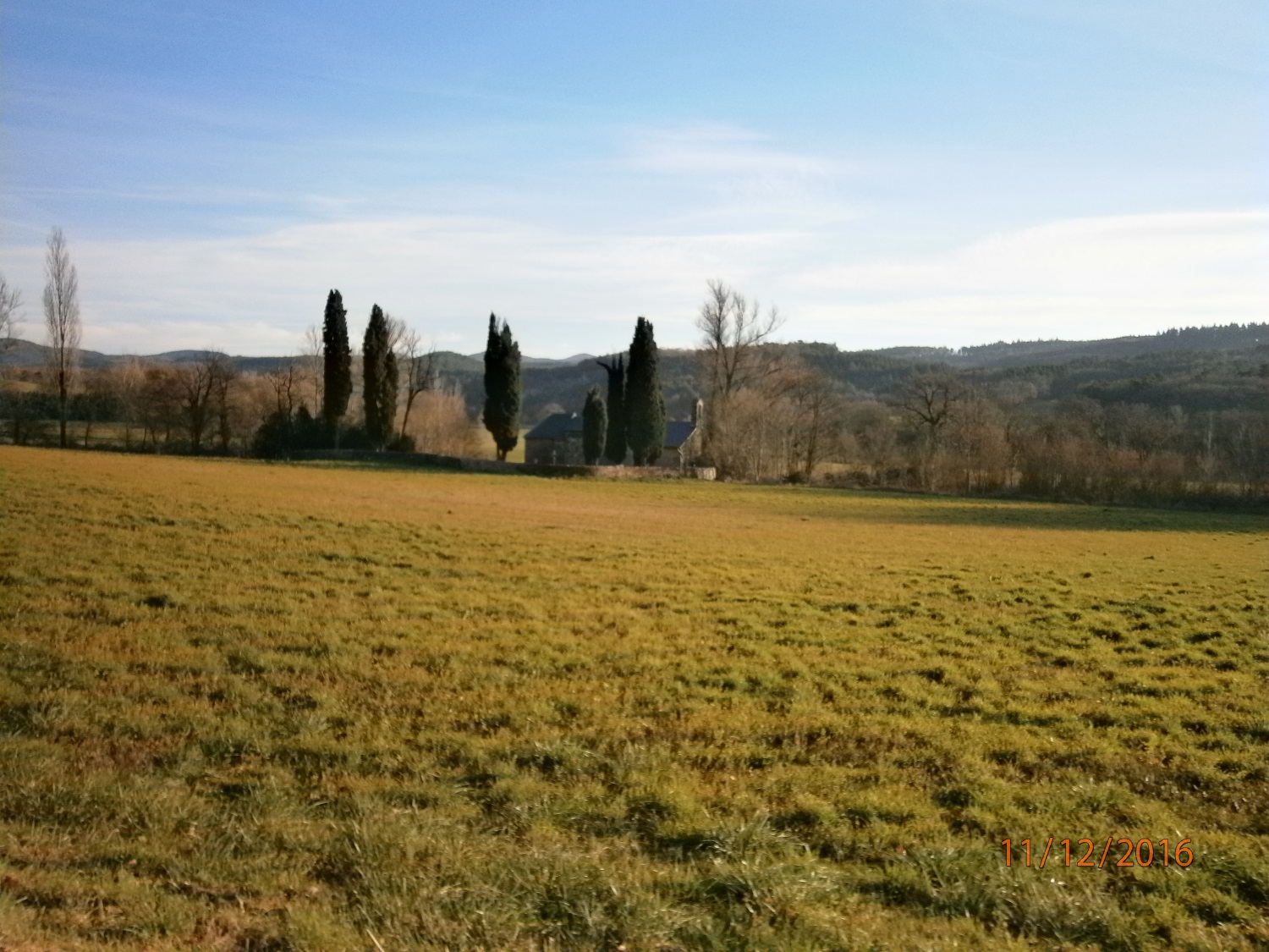 La petite église champêtre de Latour