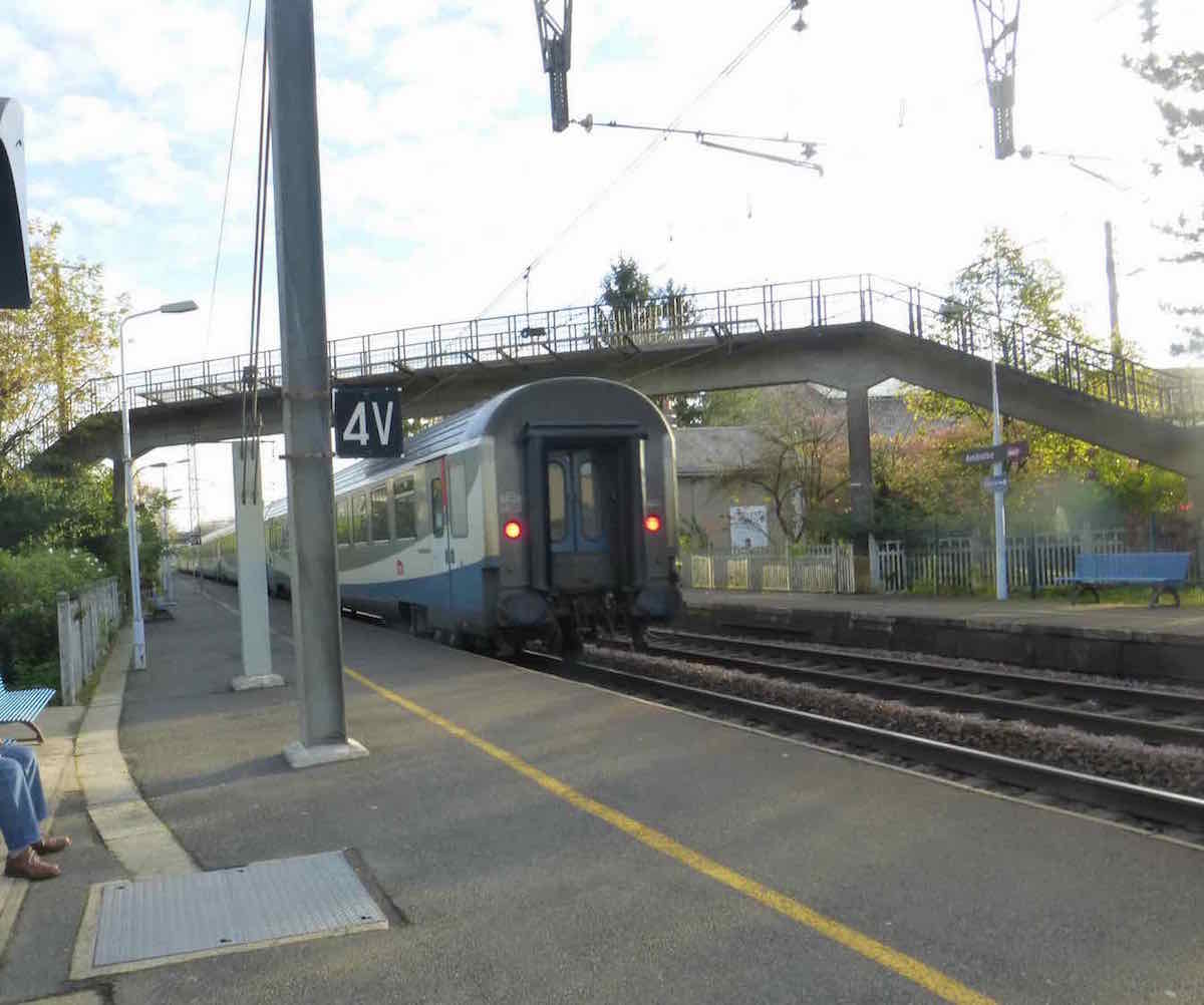 le train inter-cités.jpg
