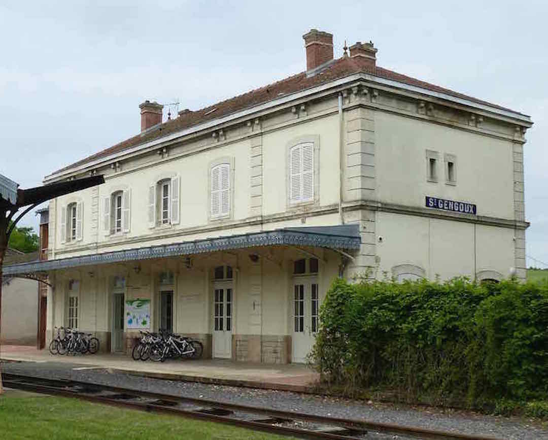 La vélo-gare de St Gengoux.jpg