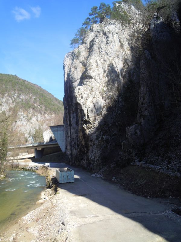 Route des gorges aménagée, l'ancienne route