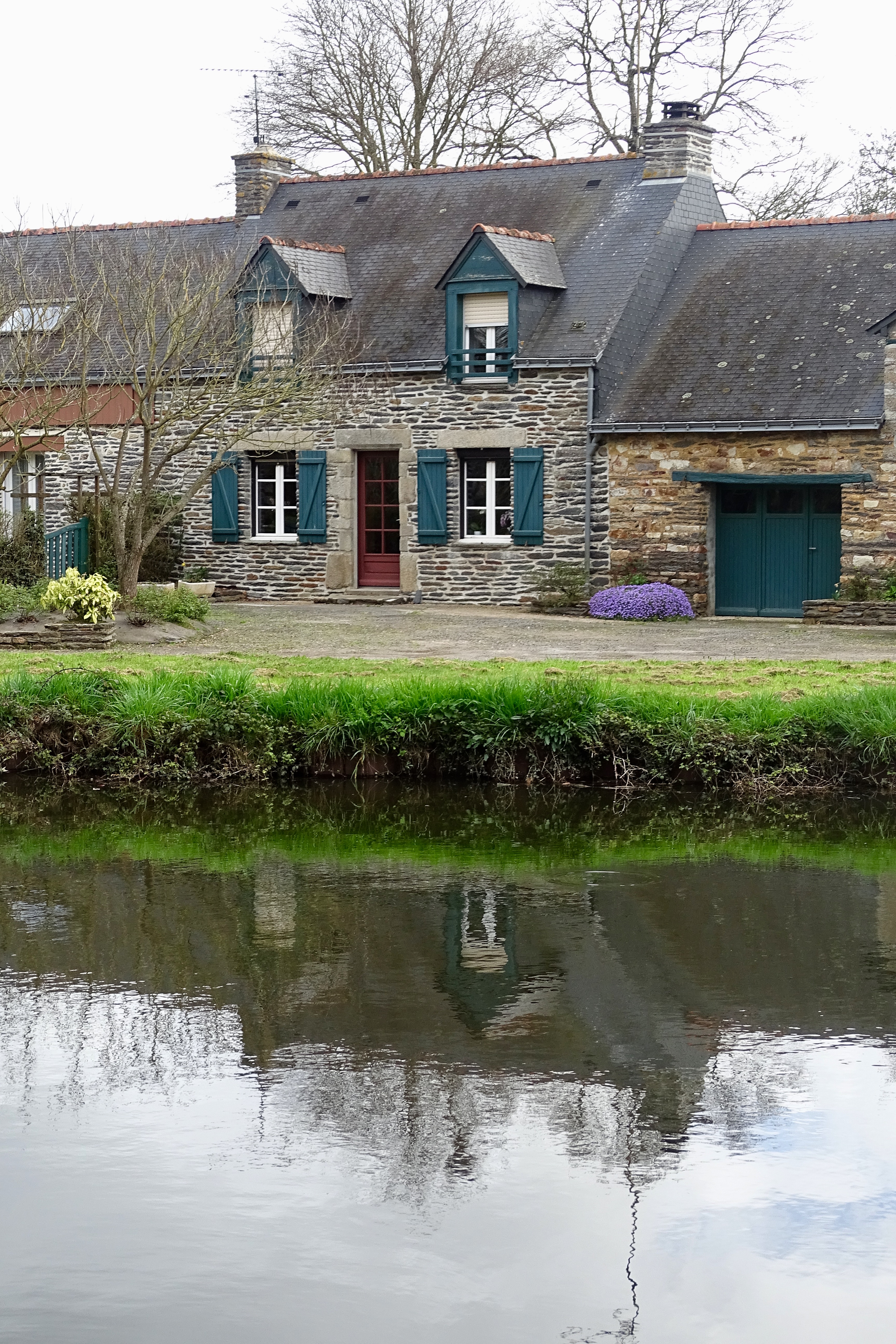 Sur le canal de Nantes à Brest
