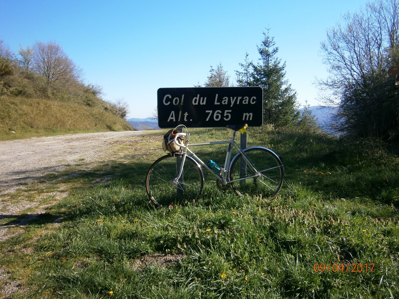 Le Co; du Layrac qui ne monte qu'en venant de Servies par la route forestière ou bien par la piste montant de Mècle