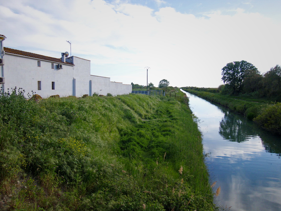 Le canal, et le portail haut qui m'a empêché de sortir facilement e(et m'a obligé à passer 1 h à tâtonner pour trouver une issue).