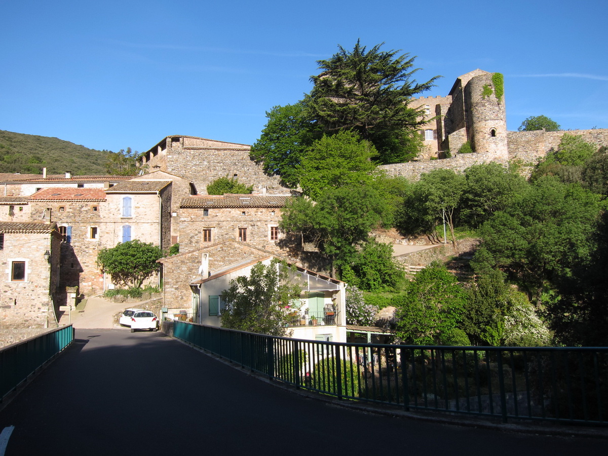 Le château de Pézènes-les-Mines