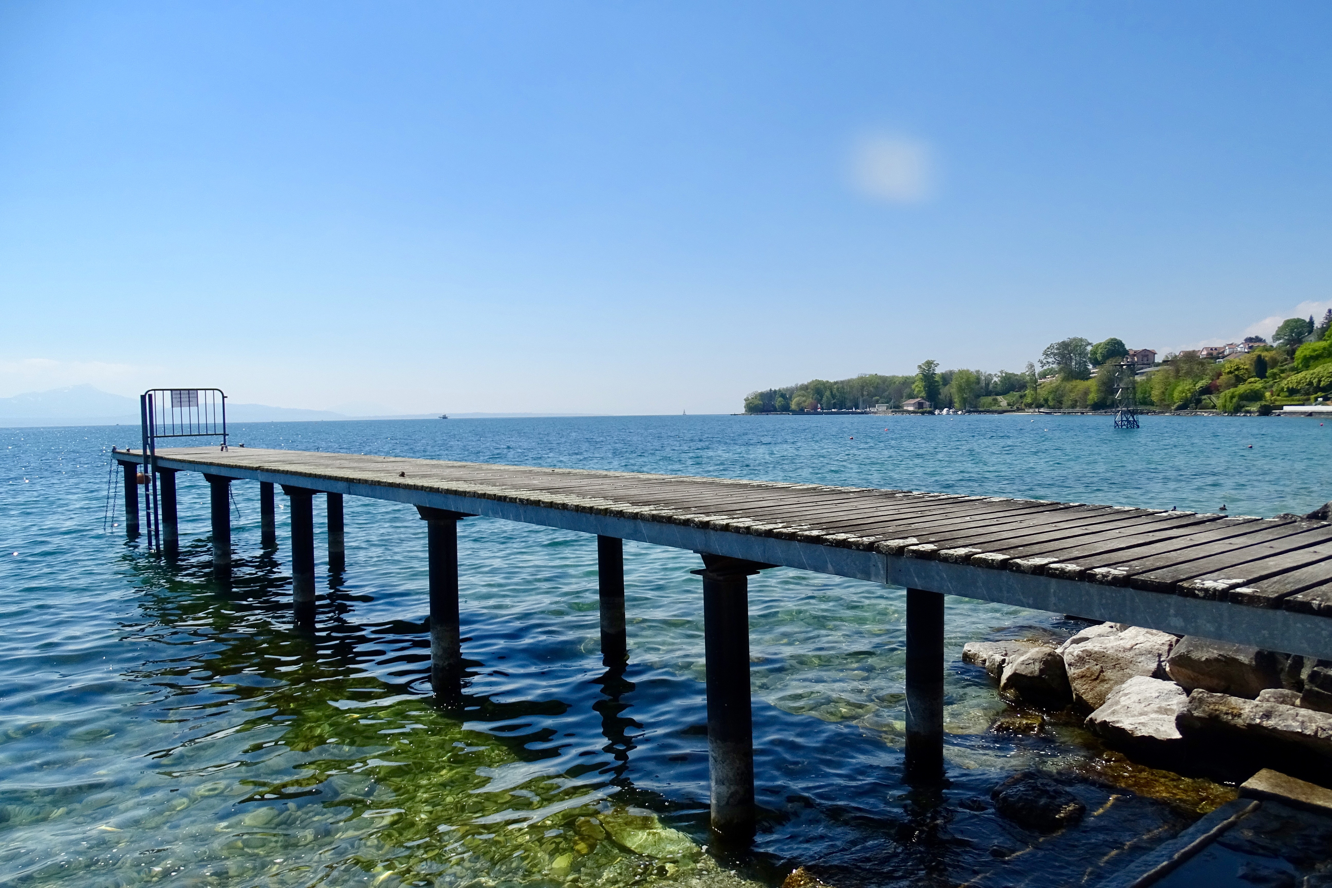 Chouette route le long du lac Léman