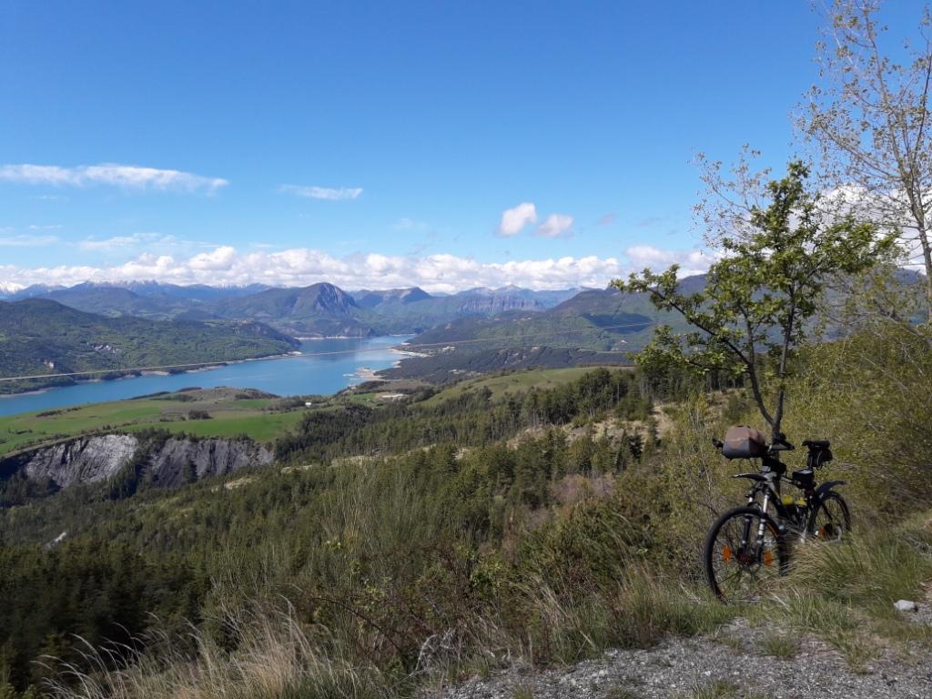En bas : Serre-Ponçon