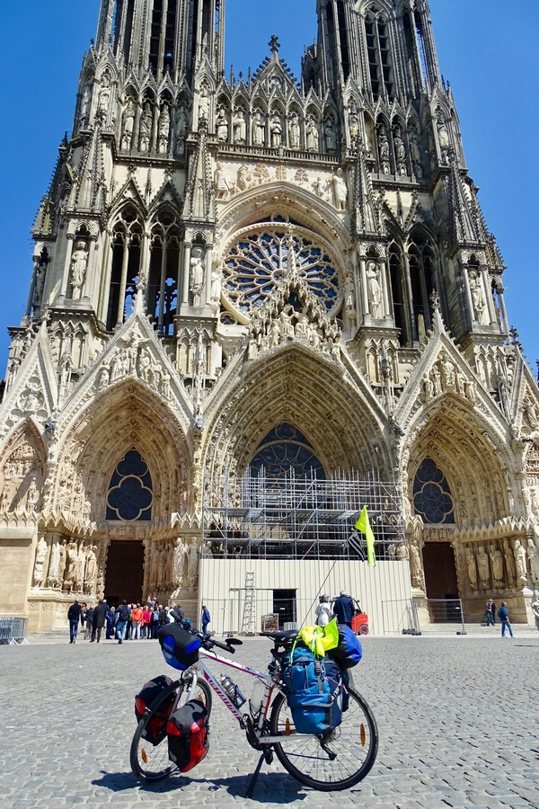 Tin tiiiin !!! Ça fait plaisir car vour cette cathédrale était un des buts de ce voyage
