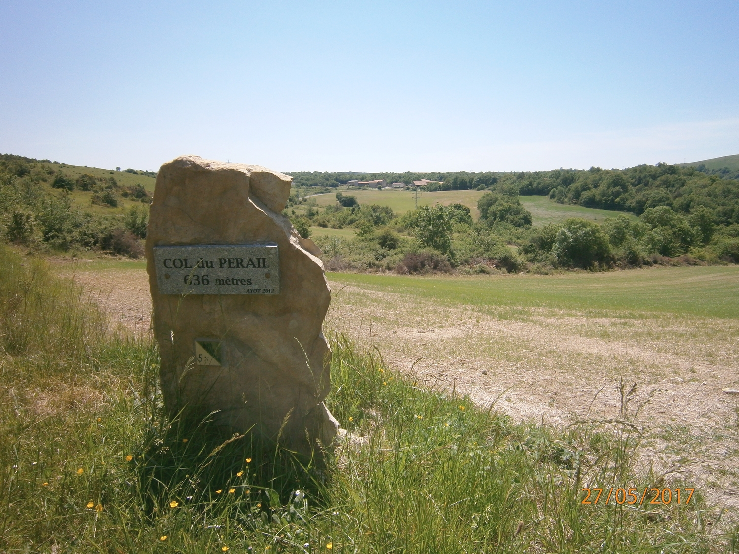 Il a tout d'un grand même le chiffre du pourcentage de pente mais comme c'est la maquette d'un col le chiffre est modeste...<br />Ce petit col est un de mes préféré pour les paysages et pour la route qui nous fait passer des grand causses à quelque pinède de montagne de l'Estérel ou de Corse.