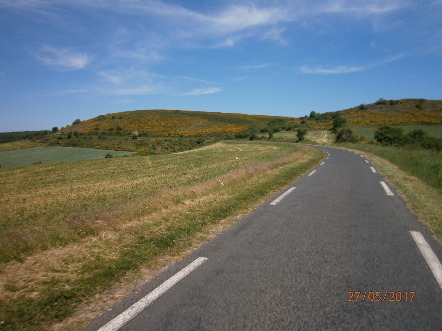 En route vers le Pas de la Livre. En occitan la livre, (on prononce "la lèbre" ) veut dire un lièvre.
